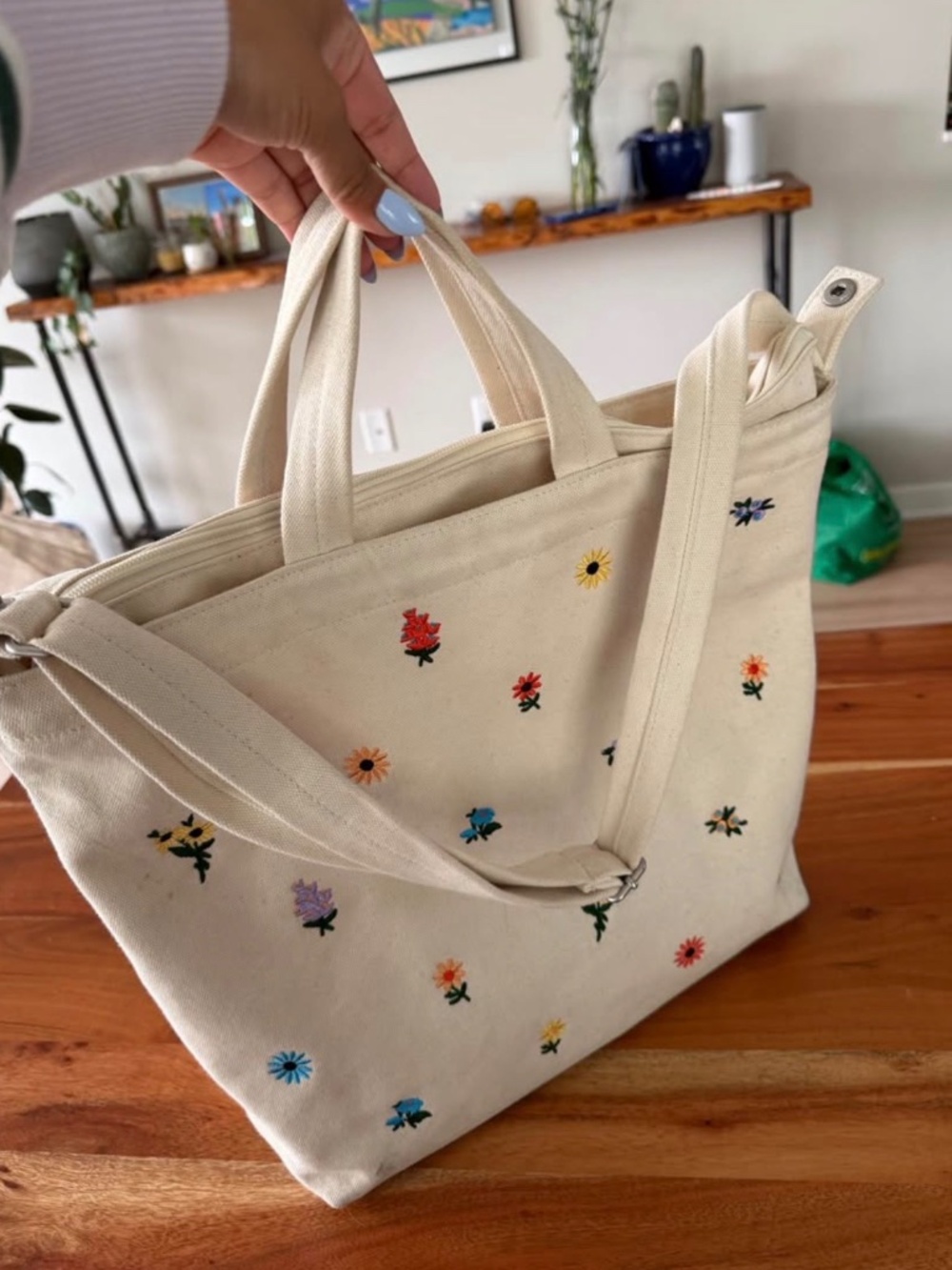 Baggu Embroidered Floral Horizontal Duck Bag - Picture 2 of 3